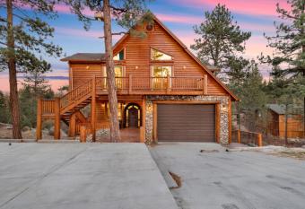 Five Bears Cabin #2070 by Big Bear Vacations has Balcony rooms