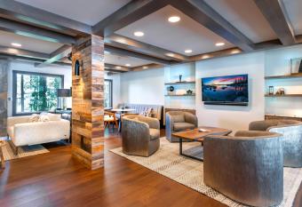 The Incline Lodge has Balcony rooms