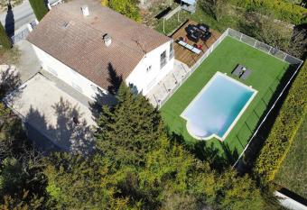 Villa avec piscine dans Vallon Pont d   Arc has Balcony rooms