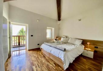 Alla Piazzetta Pergine Valsugana OSPITAR allows 18 year olds to book a room