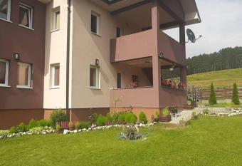 PrenocisteMelinaSjenica has Balcony rooms