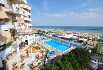 Hotel Bellevue has Balcony rooms