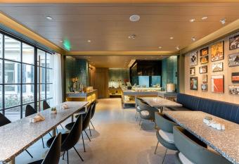 Atour Hotel Shanghai World Expo West Gaoke Road has Balcony rooms