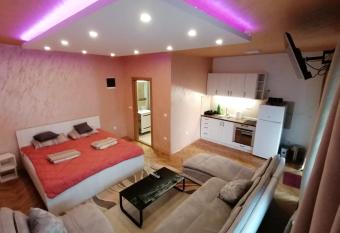 Pelegrino has Balcony rooms