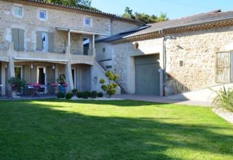 Coeur de Vignes has Balcony rooms