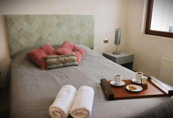 1D1B en Valle Nevado, Edif Valle C  ndores II 4PAX Servicio HOM 308 allows 18 year olds to book a room