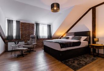 DreamHouse7 rooms has Balcony rooms