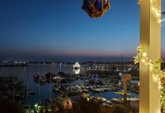 coraline allows 18 year olds to book a room