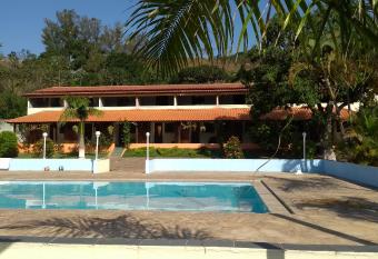 Pousada Vale da Montanha allows 18 year olds to book a room