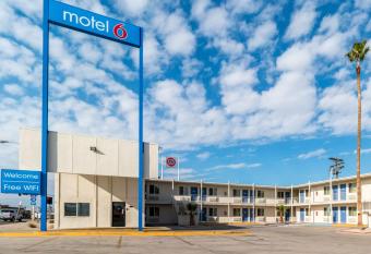 Motel 6-Blythe, Ca - South allows 18 year olds to book a room