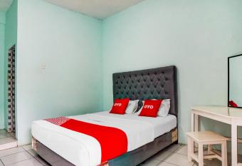 OYO 91163 Roemah Gh allows 18 year olds to book a room