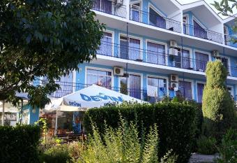                       allows 18 year olds to book a room