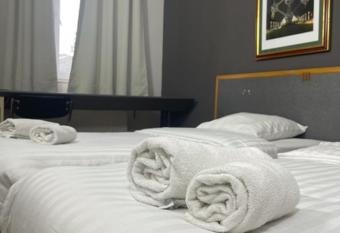 Hotel Bentley New allows 18 year olds to book a room