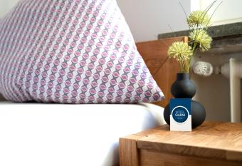 Hotel Garni Moers allows 18 year olds to book a room