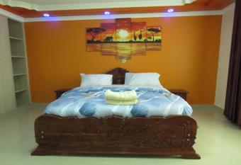 Mercy s pent house has Balcony rooms