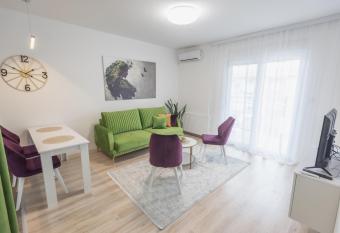 Apartment Gu  evo has Balcony rooms