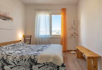 Casa Anniva Nanno OSPITAR allows 18 year olds to book a room