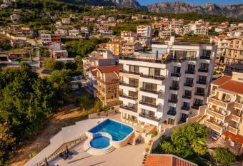 Hotel MS has Balcony rooms