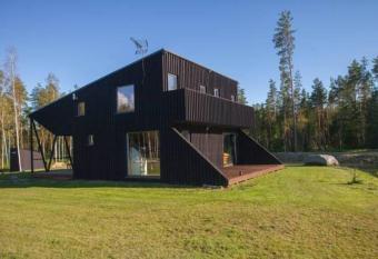 K  veri Holiday Center has rooms with a private hot tub