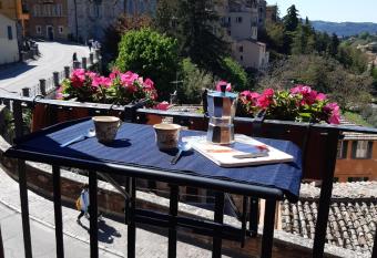 Appartamento Ansidei 3 allows 18 year olds to book a room