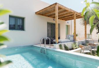 Magnolia Villas Thassos allows 18 year olds to book a room