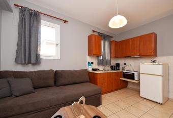 CENTRAL APARTMENTs allows 18 year olds to book a room