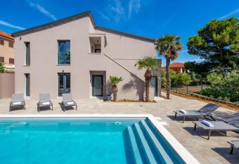 Destination sea II has Balcony rooms