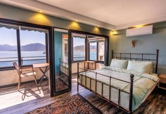 Liman Deluxe Hotel has Balcony rooms