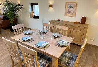 Zur Scheune has Balcony rooms