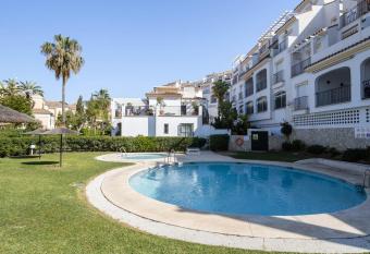 Valparaiso 2c has Balcony rooms