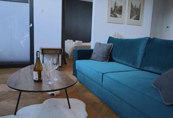 Portova by OneApartments Premium has Balcony rooms
