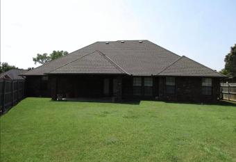 Mom   s House 10 min to Fort Sill has Balcony rooms