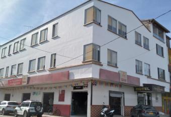 HOTEL DORADO PUERTO BERRIO allows 18 year olds to book a room