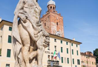 Hotel Alla Torre has Balcony rooms