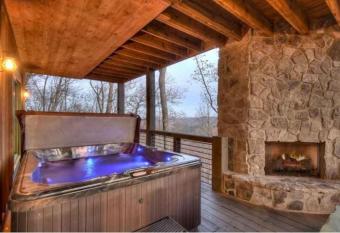 New Listing - Blue Ridge Rustic Luxury - Mtn Views - Fireplaces - Hot Tub - Game Room allows 18 year olds to book a room