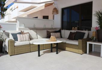 BIG sun terrace renovated 2-bedroom luxury duplex has Balcony rooms