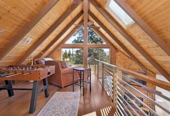 Chimney Peak Chalet #2048 by Big Bear Vacations has rooms with a private hot tub
