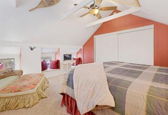 Storybook Cottage #2121 by Big Bear Vacations has rooms with a private hot tub