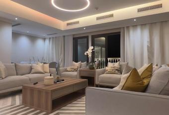 The Key - Luxury Apartment has Balcony rooms