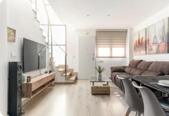 Excelente D  plex de Lujo has Balcony rooms