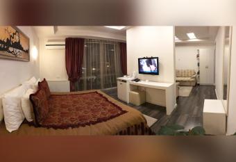 Theranda Hotel allows 18 year olds to book a room