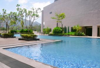 Long Vacation @ Midhill Genting Highlands (9 pax) has Balcony rooms