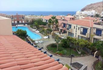 Beach House Palm mar allows 18 year olds to book a room