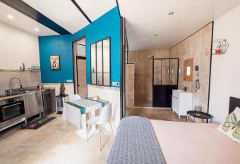 L instant D  tente 34 allows 18 year olds to book a room