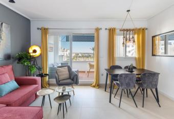 Casadeluxe Riquelme has Balcony rooms