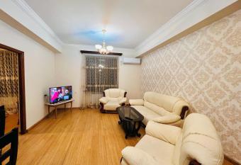 New Luxury 2 Bedroom + Balcony By Republic Square has Balcony rooms