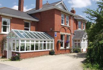 Leadon House Hotel allows 18 year olds to book a room