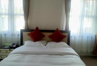 Hidden Leaf Bed & Breakfast allows 18 year olds to book a room