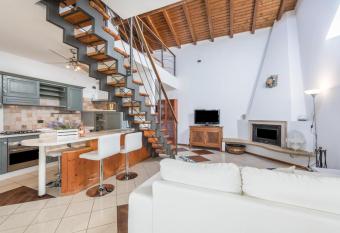 La Quiete has Balcony rooms