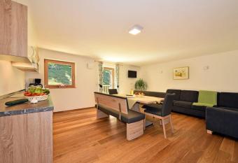 Planatschhof Apartment Fermeda has Balcony rooms